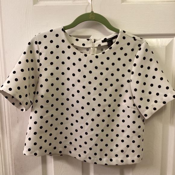 Forever 21 Tops - Forever 21 polka dot crop top Size Small